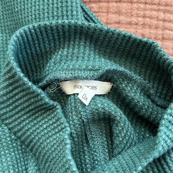 Green Maurices Sweater - Picture 3 of 3